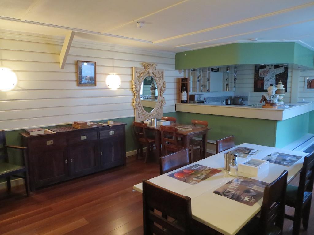 Bed & Breakfast Bed And Coffee Het Kraaienest